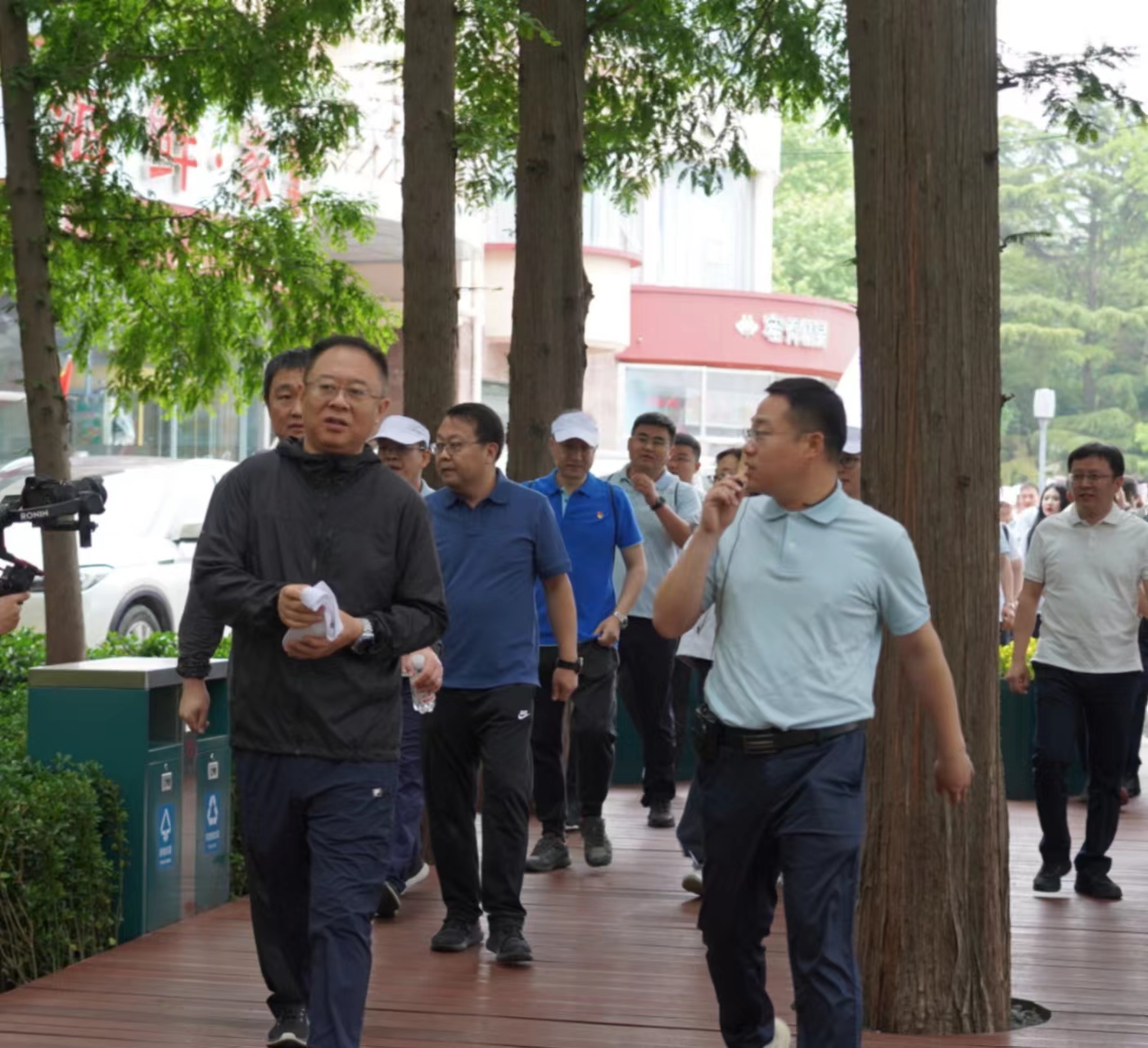 以学建“城” “发”力而行  ——集团公司开展学习贯彻习近平新时代中国特色社会主义思想主题教育“百人健步行”活动
